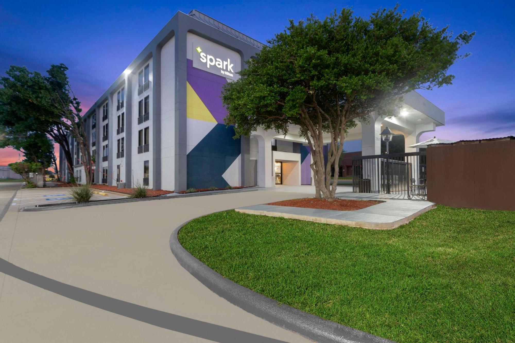 Hotel Spark By Hilton Grand Prairie Extérieur photo